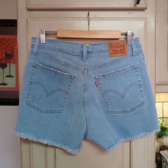 Levi's High Rise Shorts - Tribecca Scoop - Picture 9 of 10